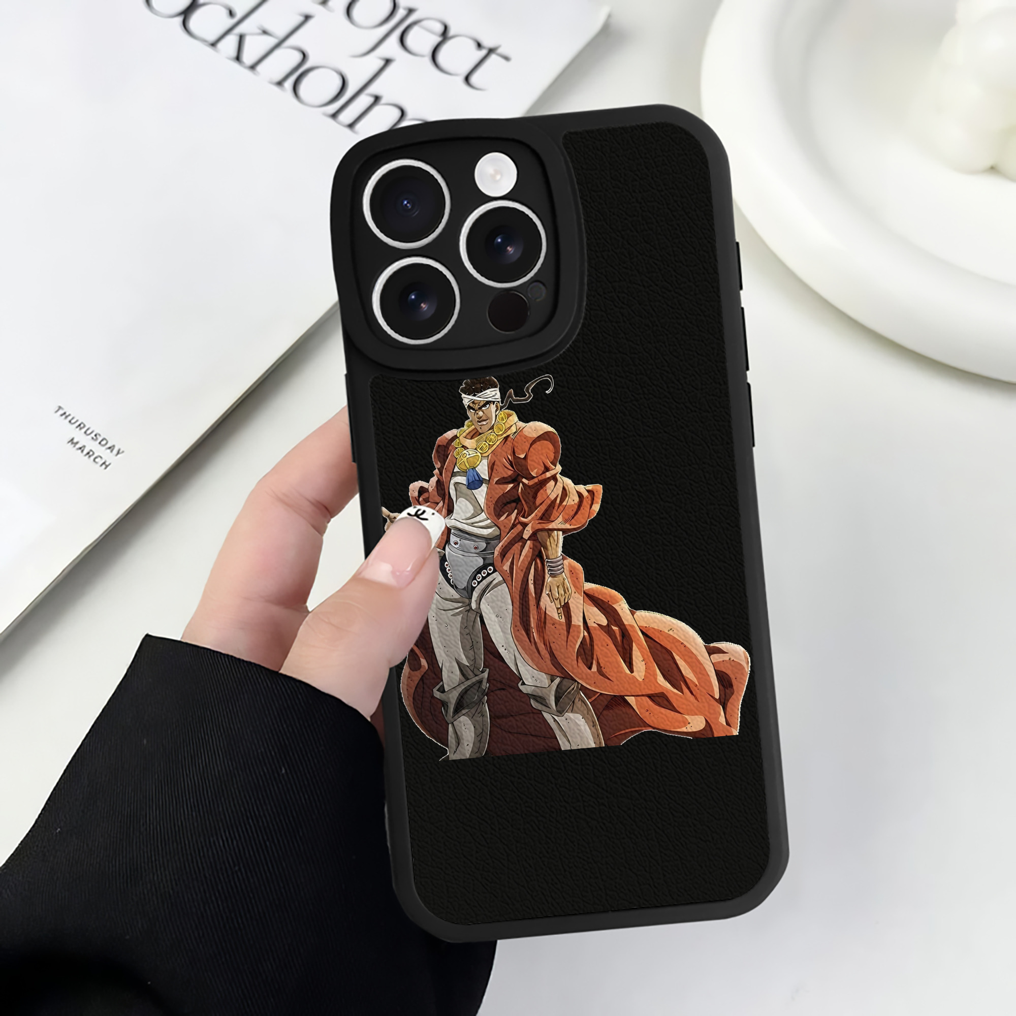 （画像用） ジョジョの奇妙な冒険 ムハンマド?アブドゥル JoJo's Bizarre Adventure Muhammad Avdol 【iPhone 16シリーズ対応】シリコンスマホケース（レザー調） 材質：シリコン